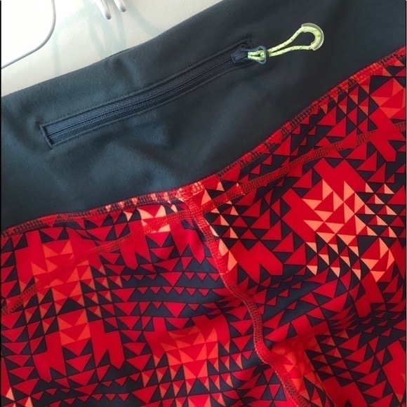 Zella Red Blaze Run Geo Print Leggings Size M - Picture 11 of 16